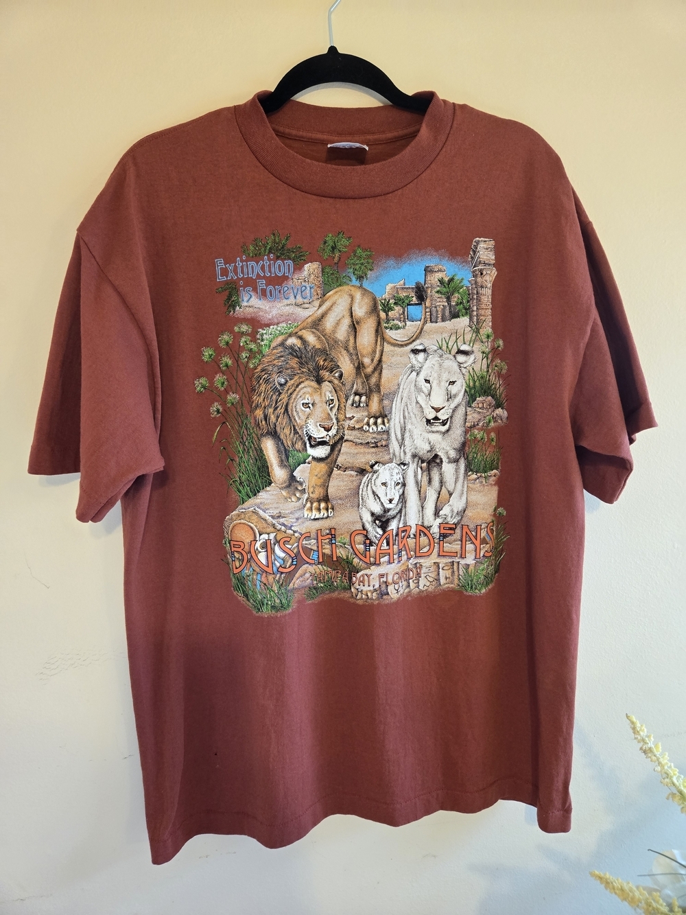 Busch Gardens Lion Graphic Tee - Rust Short Sleeve 23x29 "Extinction Is Forever"